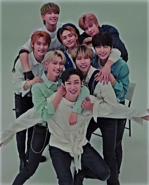 Stray kids thumbnail