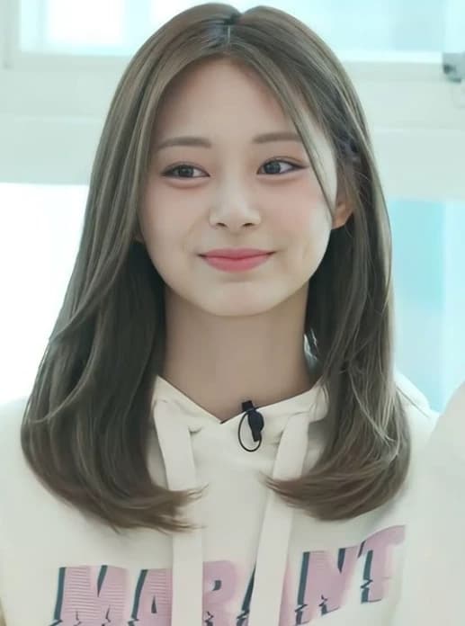 Tzuyu thumbnail