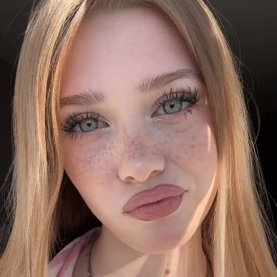 Erika Schmidt thumbnail