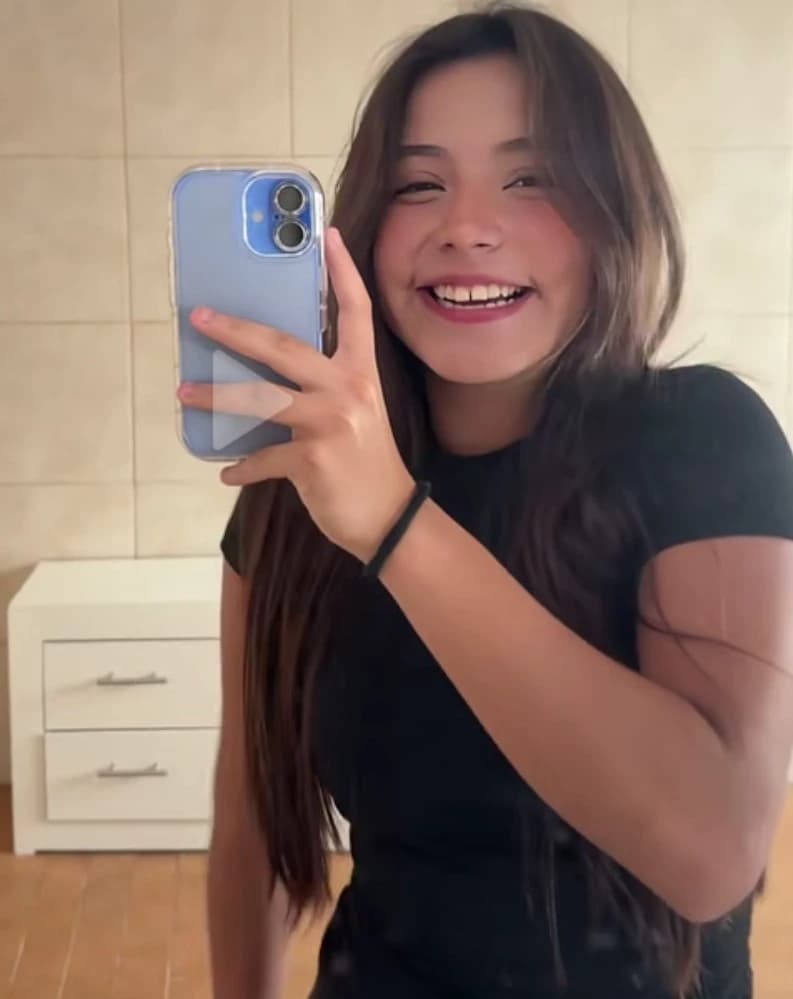 Valeria thumbnail