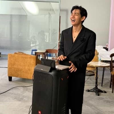 Kim Taehyung thumbnail
