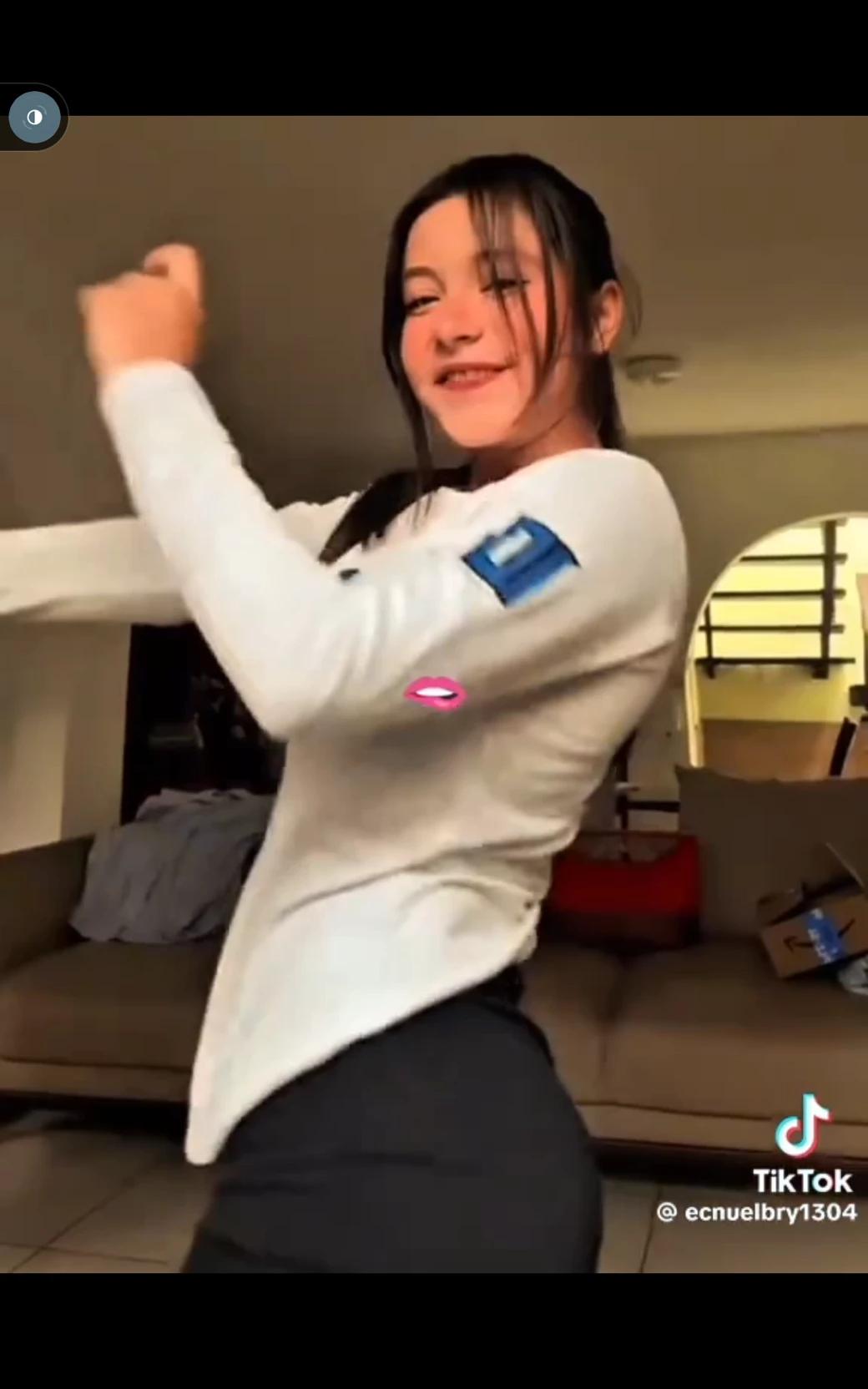 Valeria thumbnail