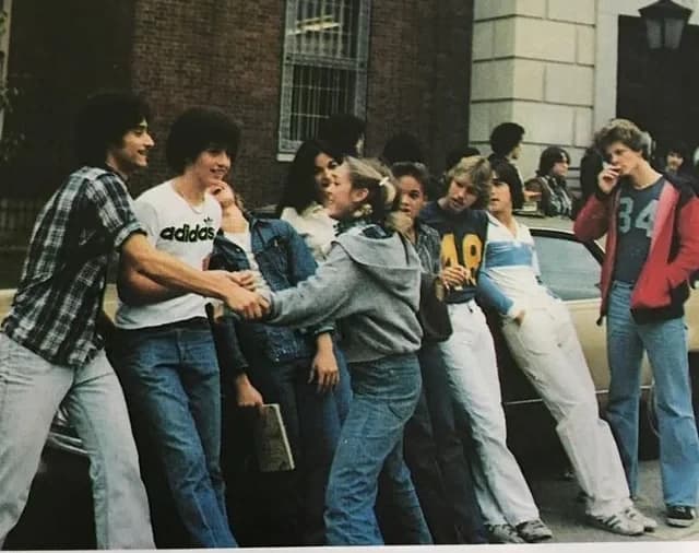 The 80s highschool. thumbnail