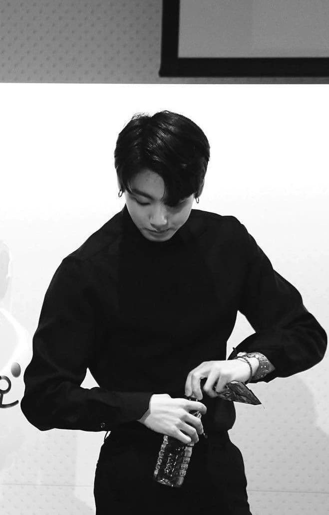 Jeon Jungkook thumbnail