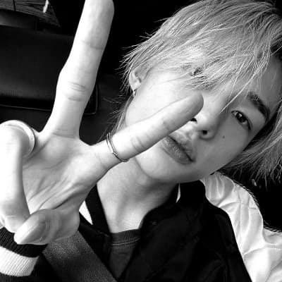 Hwang Hyunjin thumbnail