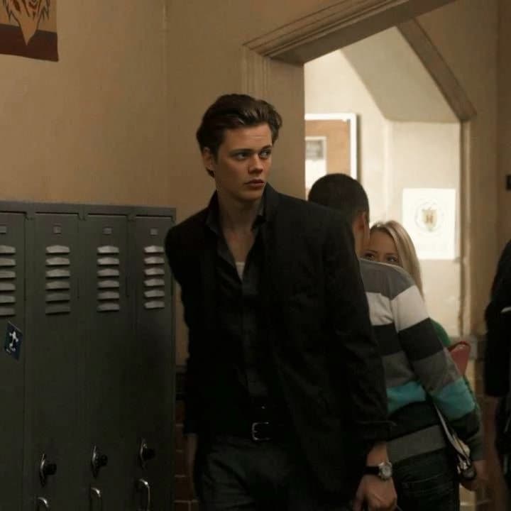 Bill Skarsgård thumbnail