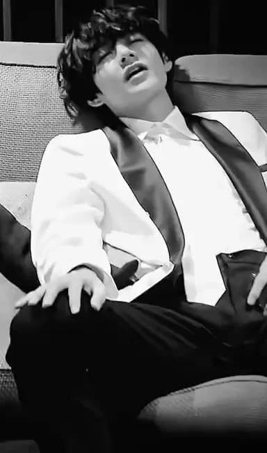 Kim Taehyung thumbnail