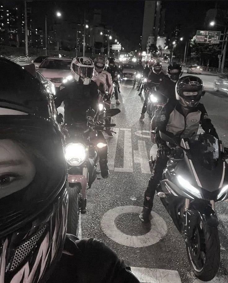 Motorcycle Gang // Family thumbnail