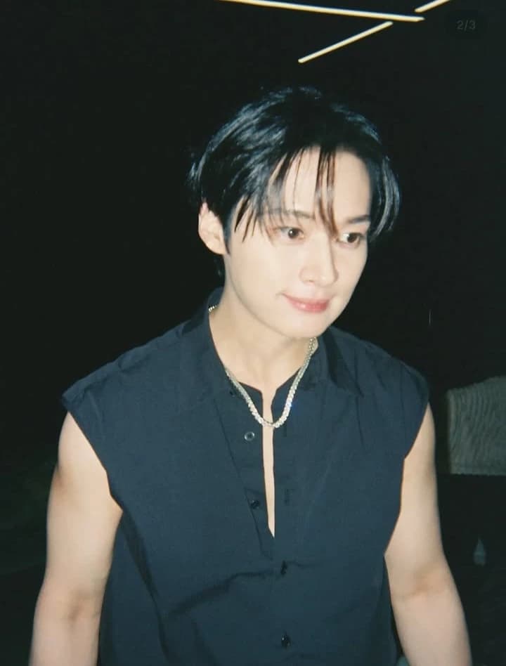 Lee Know thumbnail