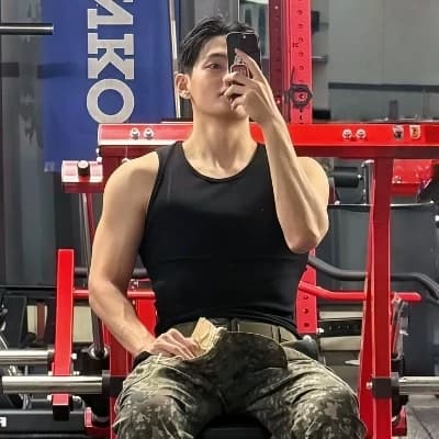 Kim Taehyung thumbnail