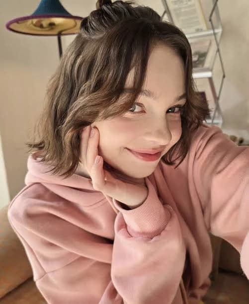 Emma Myers thumbnail