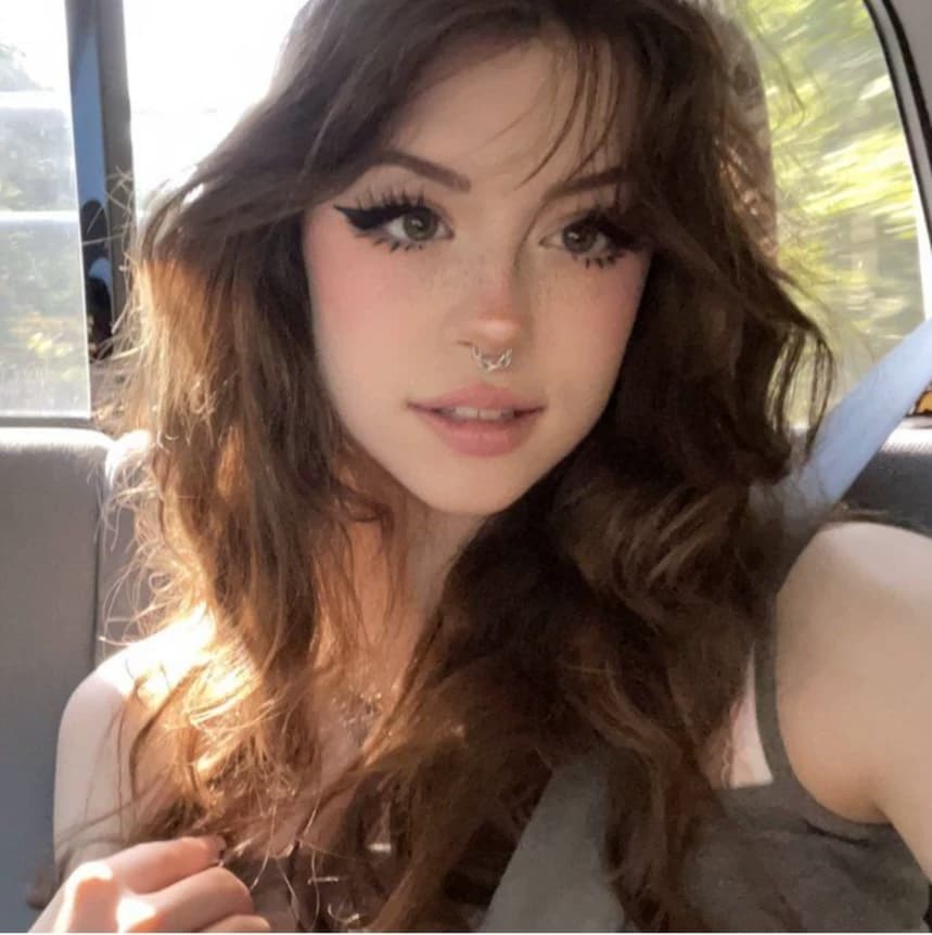 Zoe (sister) thumbnail