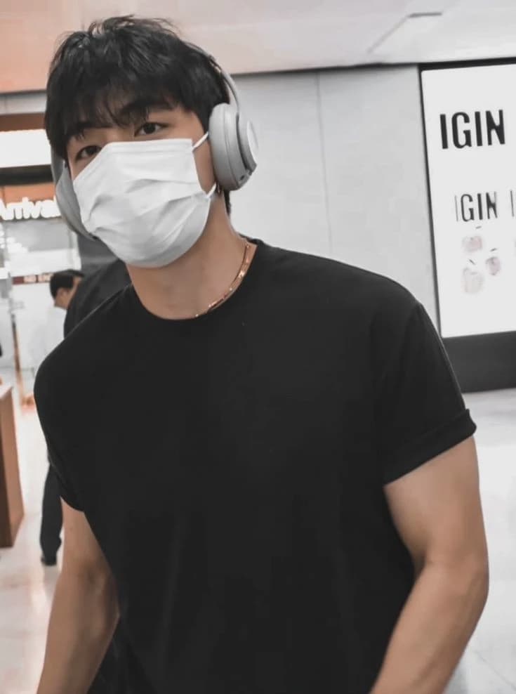 💣• Kim Taehyung thumbnail