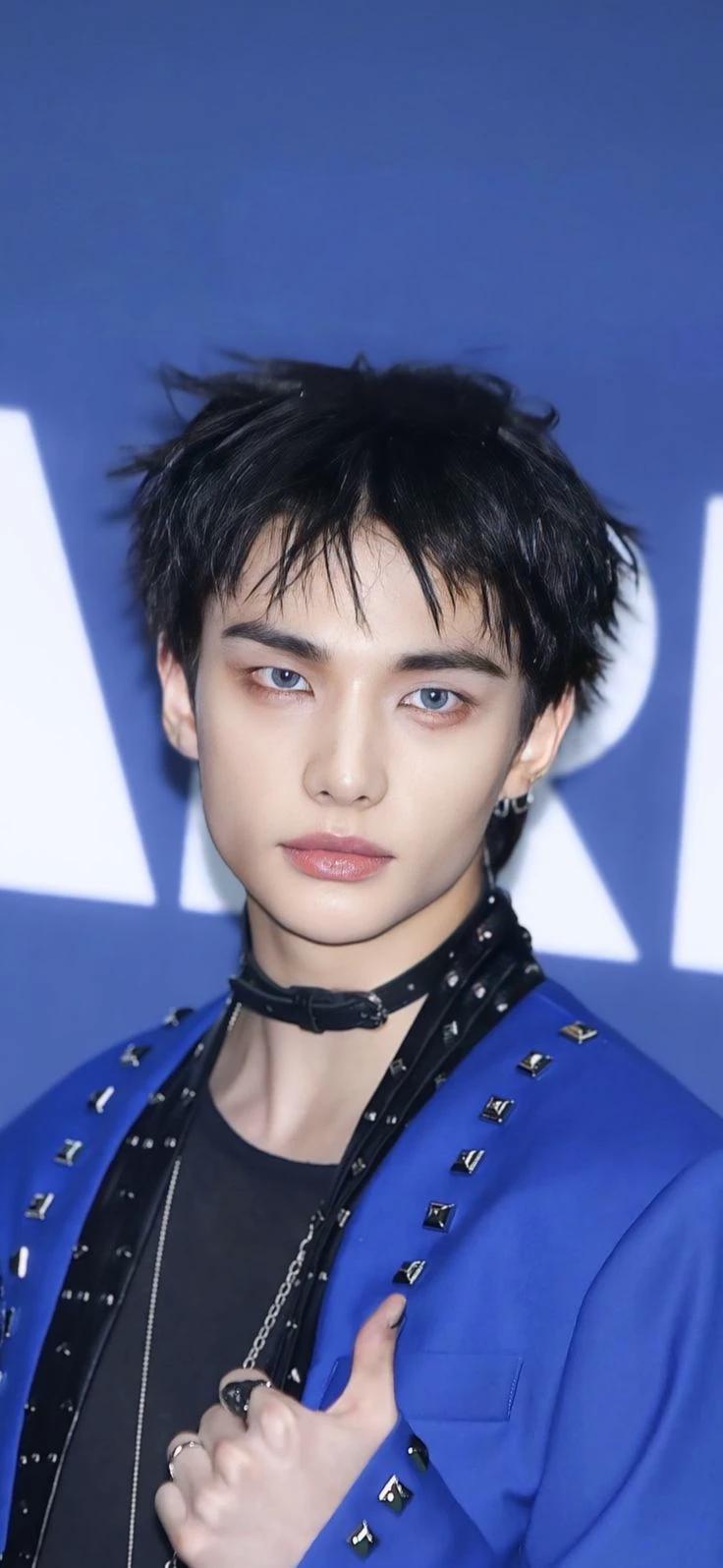 ⊰᯽⊱HWANG HYUNJIN⊰᯽⊱ thumbnail