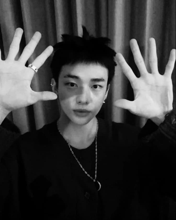 hwang hyunjin thumbnail