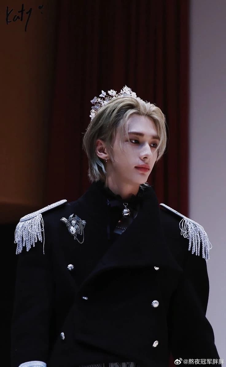 Hwang Hyunjin thumbnail