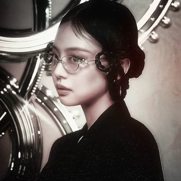 Kim Jennie. thumbnail