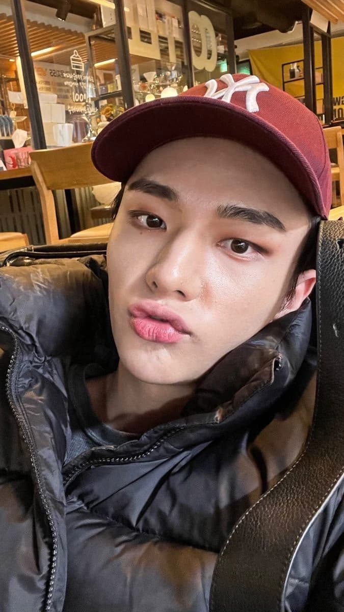 Hyunjin thumbnail