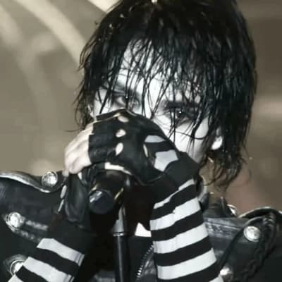 Gerard Way thumbnail