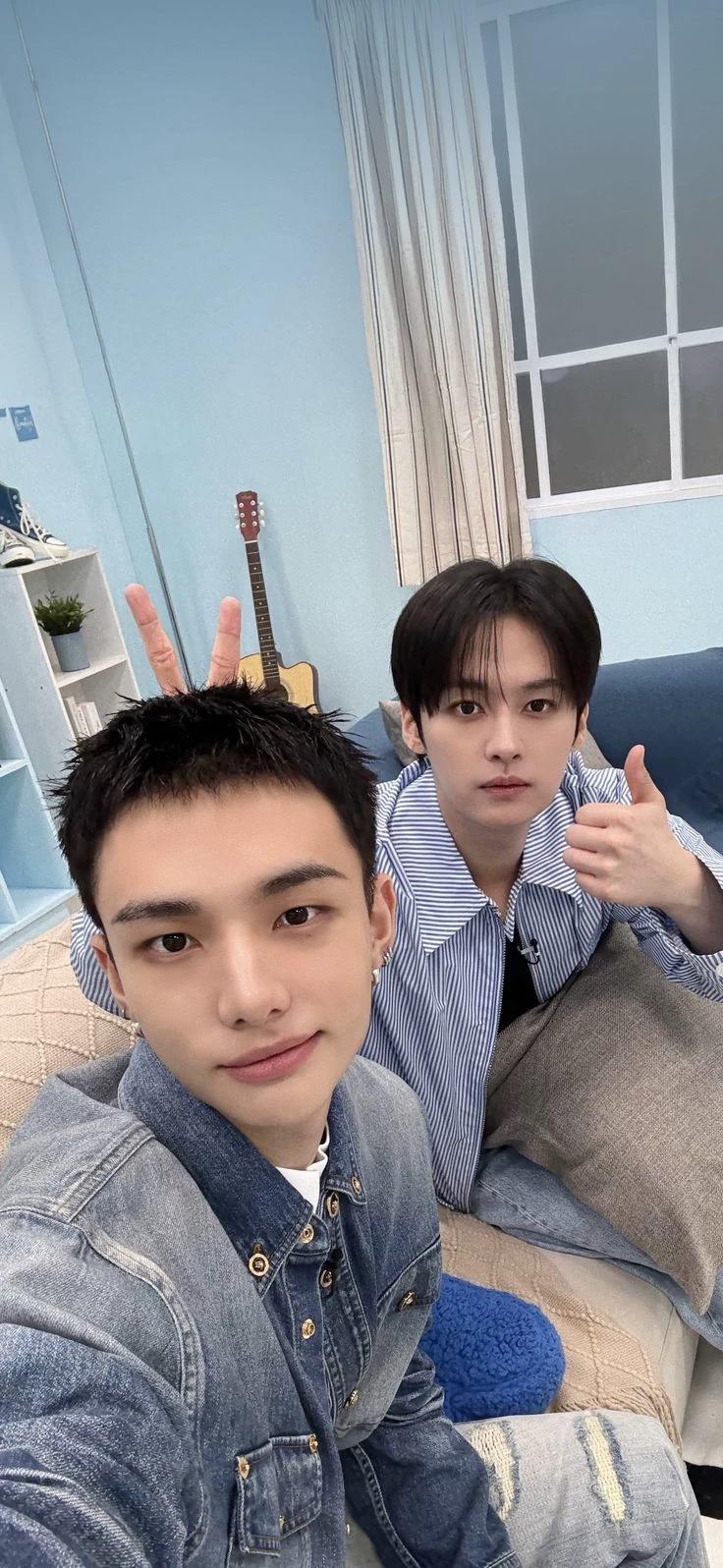 Imagine with Hyunjin and Minho thumbnail