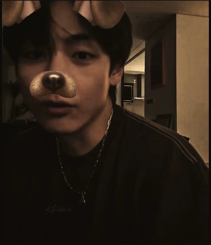 Kim taehyung thumbnail