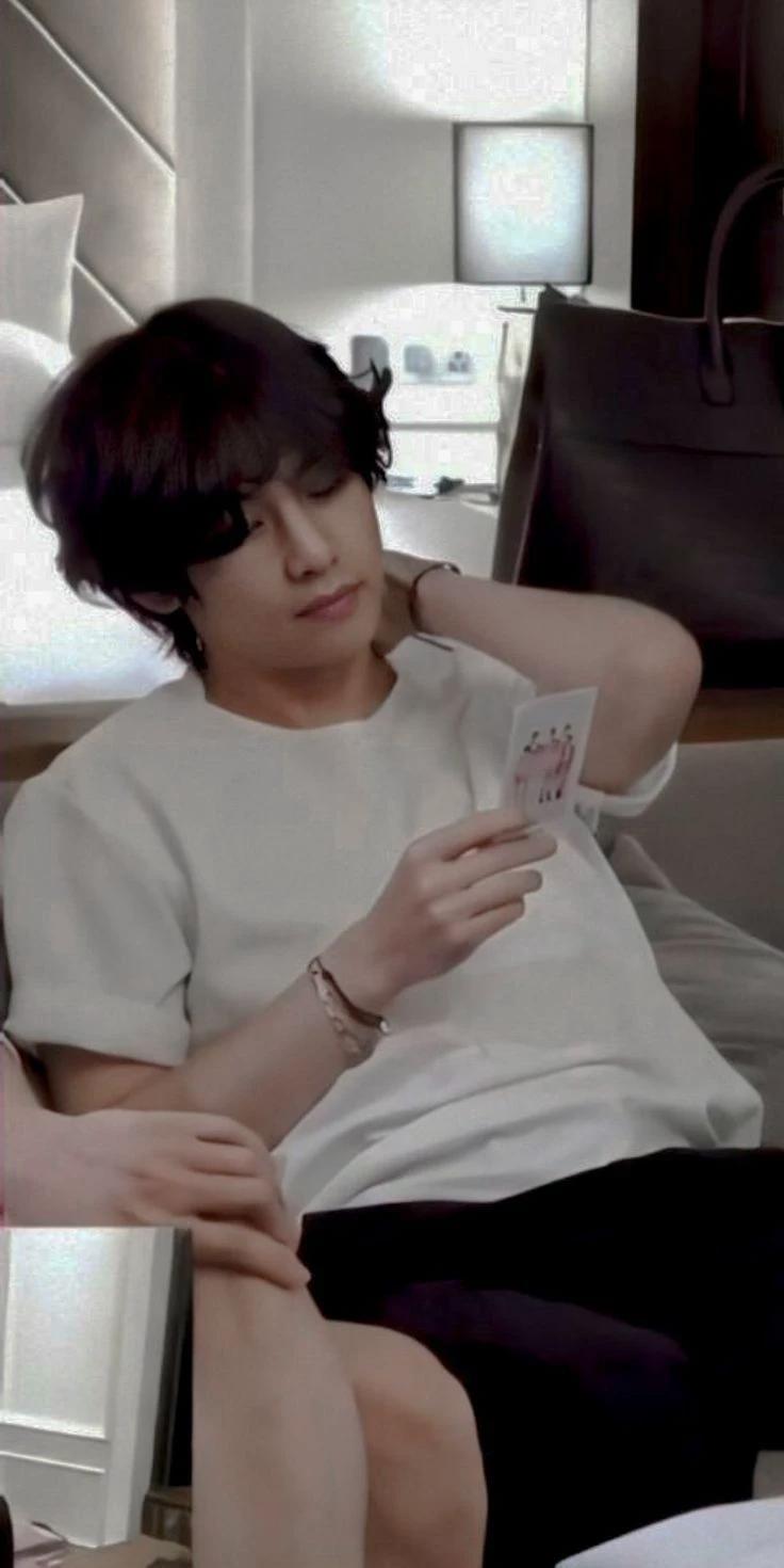 Kim Taehyung thumbnail