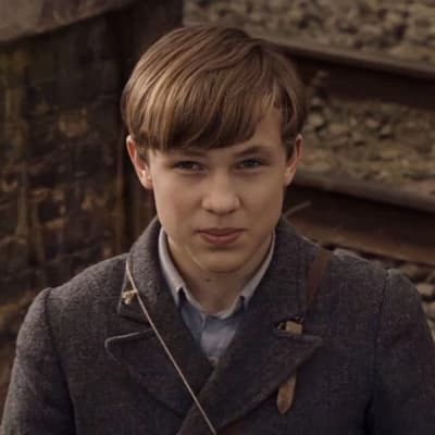 Peter pevensie thumbnail