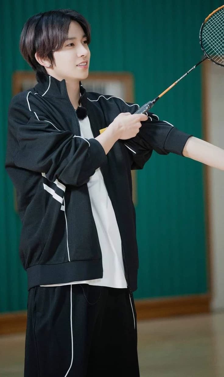 Lee Heeseung/Evan thumbnail
