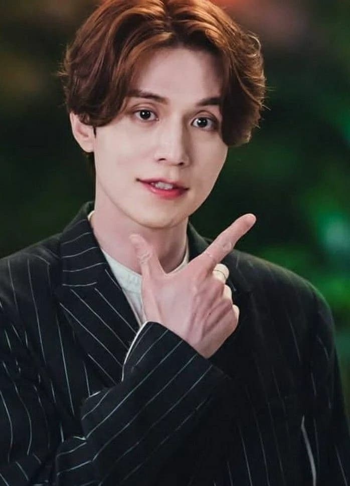 Lee Dong-wook🦊 thumbnail