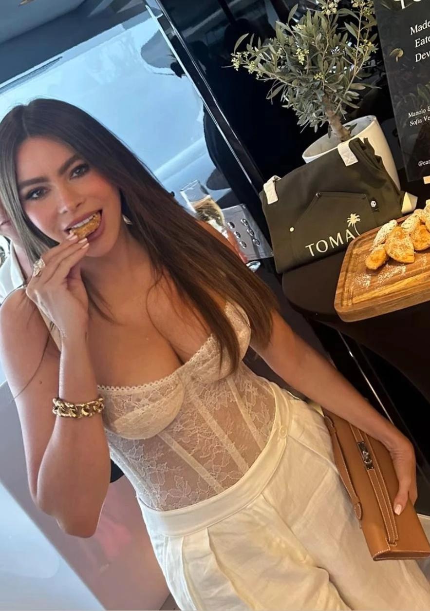Sofia Vergara  thumbnail