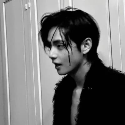 Taehyung (dance teacher and idol thumbnail