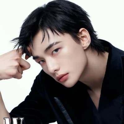 Hwang Hyunjin thumbnail