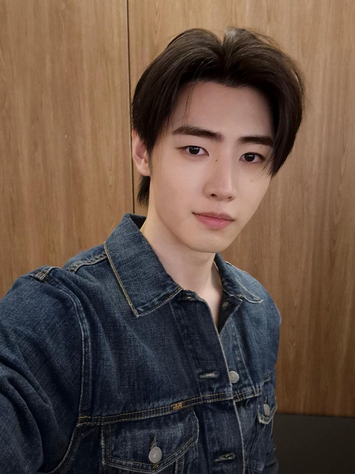 Park Sunghoon [idol accurate] thumbnail