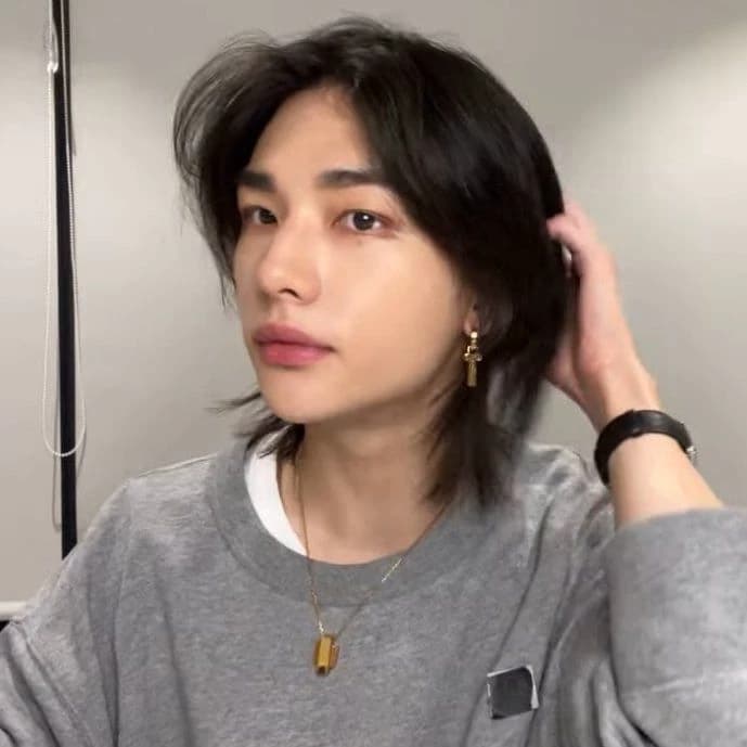 (Hyunjin 🥃🚬) thumbnail