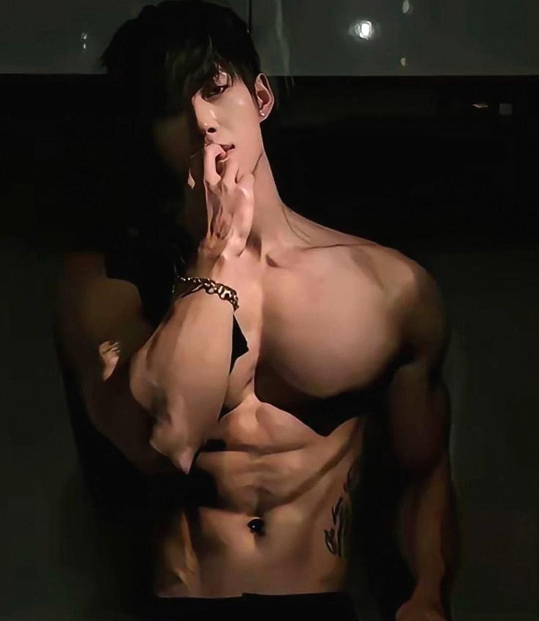 Kim Eun Woo thumbnail