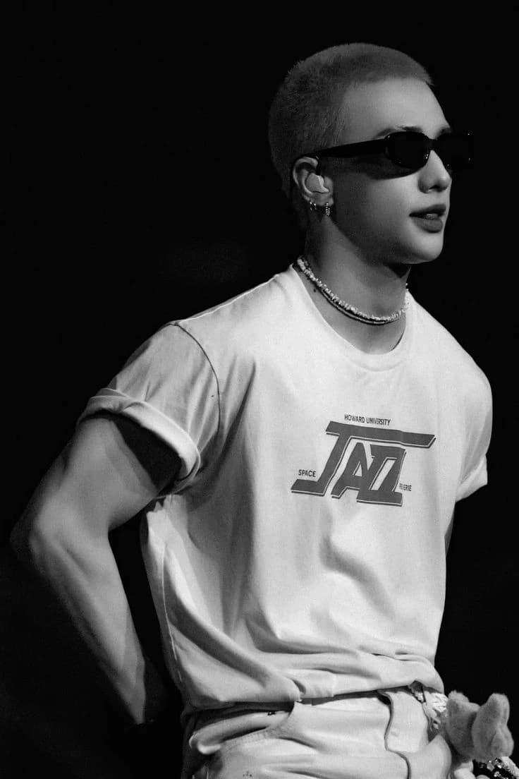 Your father's friend is hyunjin. thumbnail