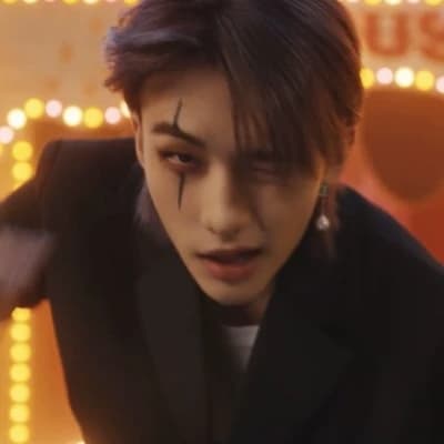 Hwang Hyunjin thumbnail