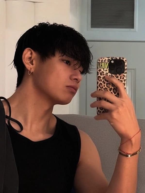 Kim Taehyung  thumbnail