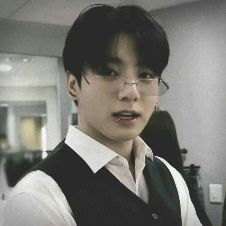 Jeon Jungkook (BL-OMEGAVERSE ) thumbnail