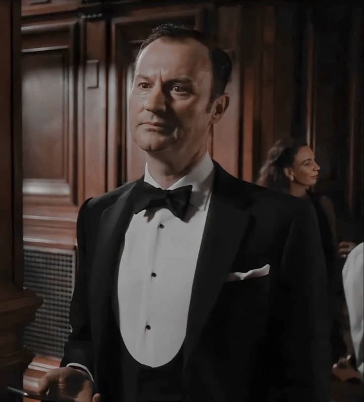 Mycroft Holmes thumbnail