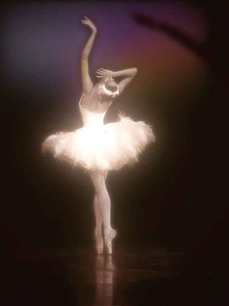 Alba carmelly -🦢 thumbnail