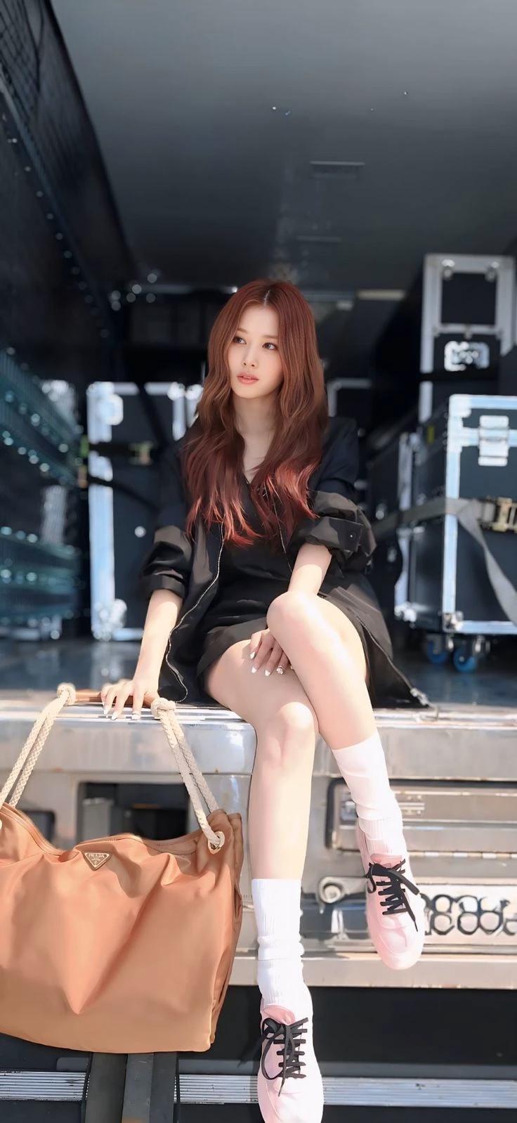Minatozaki Sana thumbnail