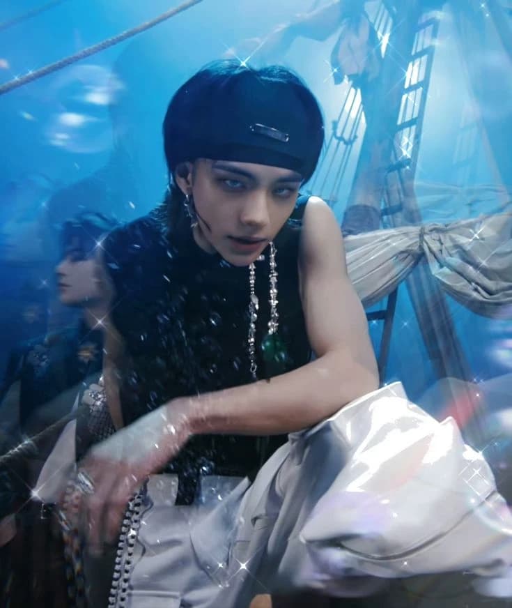 Hwang Hyunjin -Pirata- thumbnail