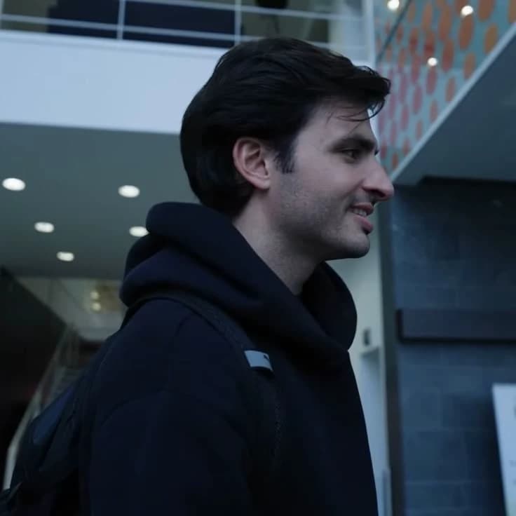 Carlos Sainz - Omeeverses thumbnail