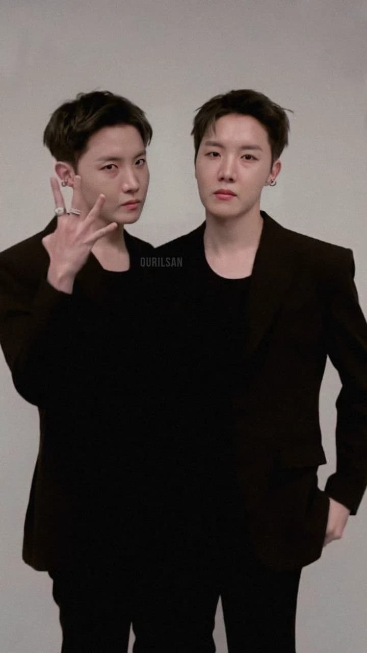 J -Hope/Hopebi (twins) thumbnail