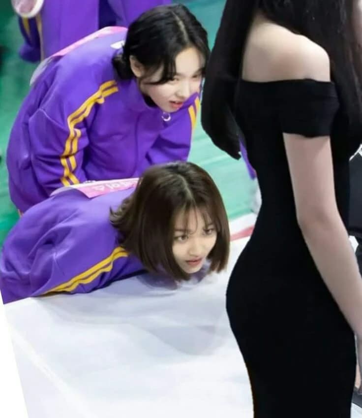 Eun-kyung and Ailiseu \[GL]\ thumbnail
