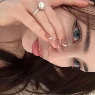 Elsa Schmidt thumbnail
