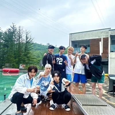 Stray kids thumbnail