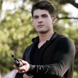 Theo Raeken thumbnail