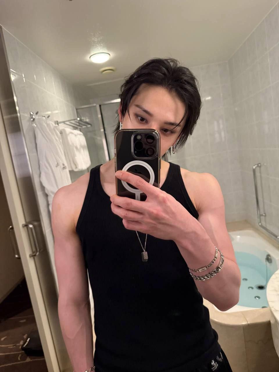 Christopher Bahng💞 thumbnail